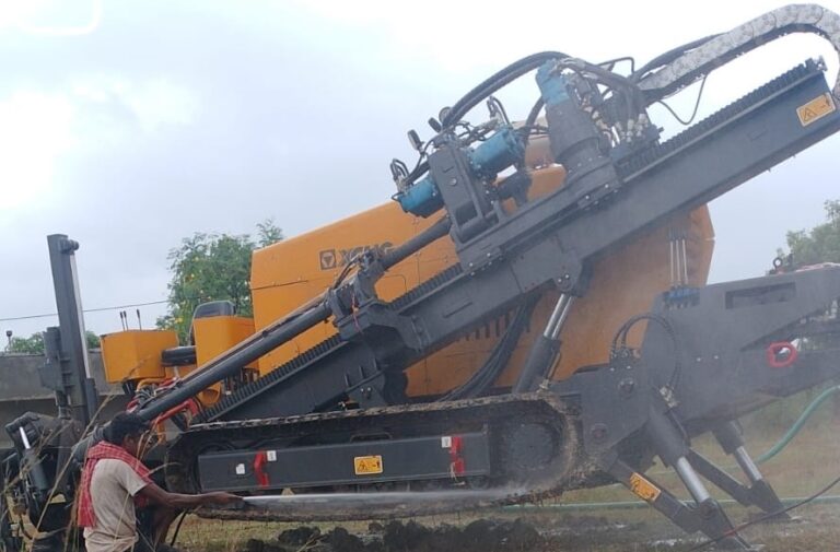 HDD rig on a trenchless crossing for Simplex Electricals